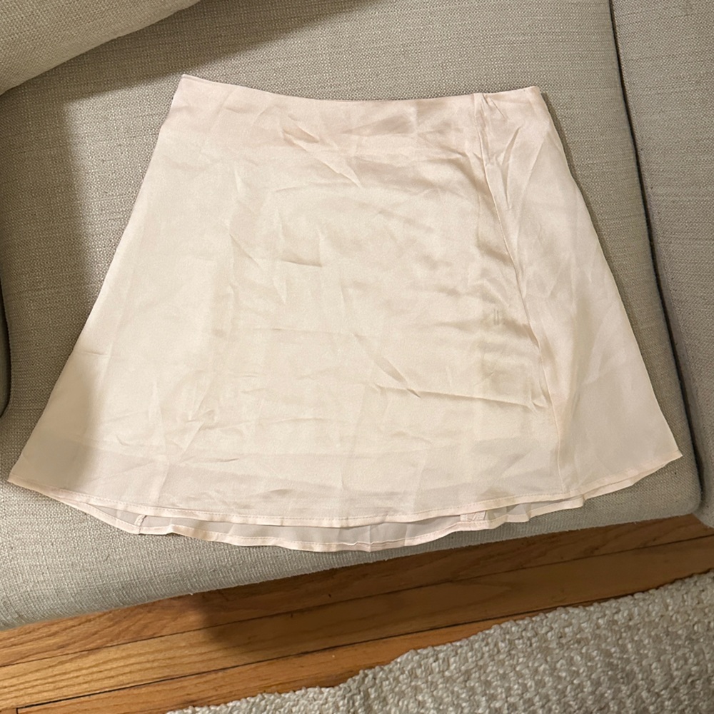 Pale Pink / White Mini Skirt with Zip Closure Size M